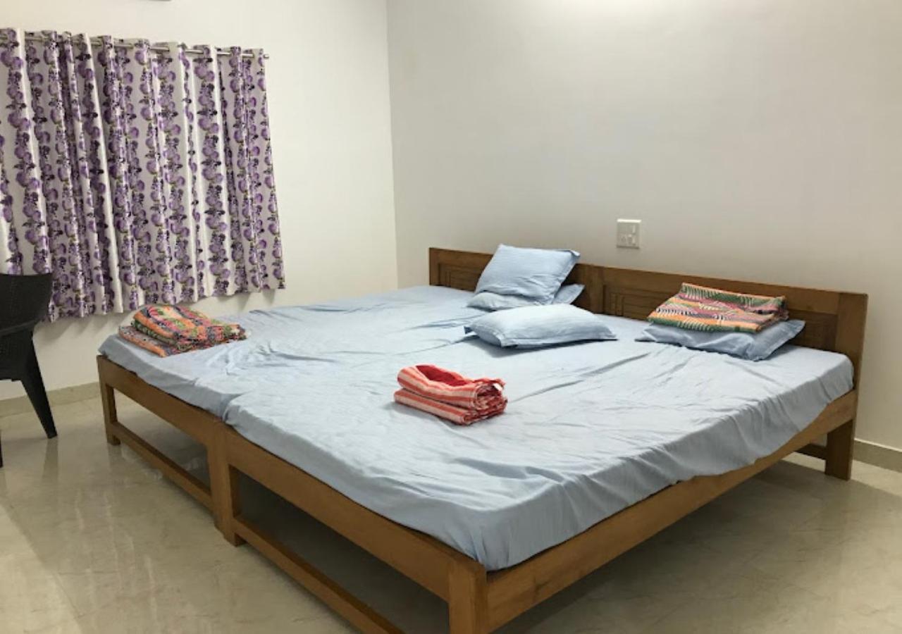Bapat Niwas Home Stay Ganpatipule Esterno foto